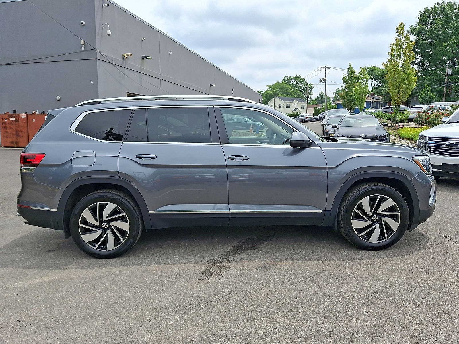 Used 2024 Volkswagen Atlas SEL AWD/4WD image 23