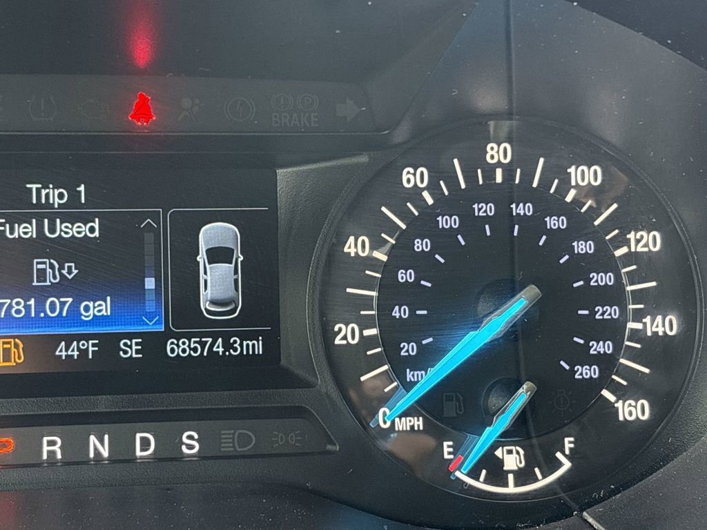 Used 2018 Ford Edge SE image 15