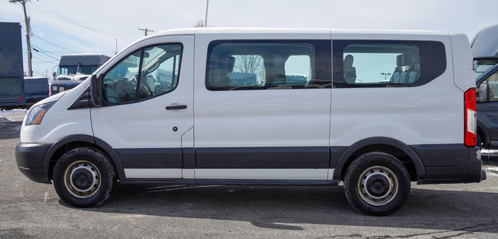 Used 2018 Ford Transit 150 XL RWD image 10