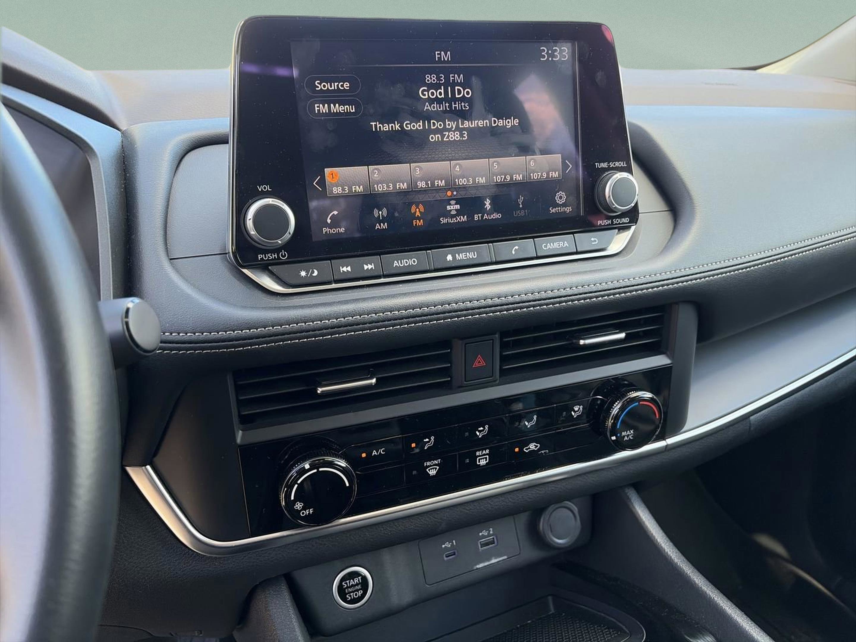 Used 2023 Nissan Rogue S image 11