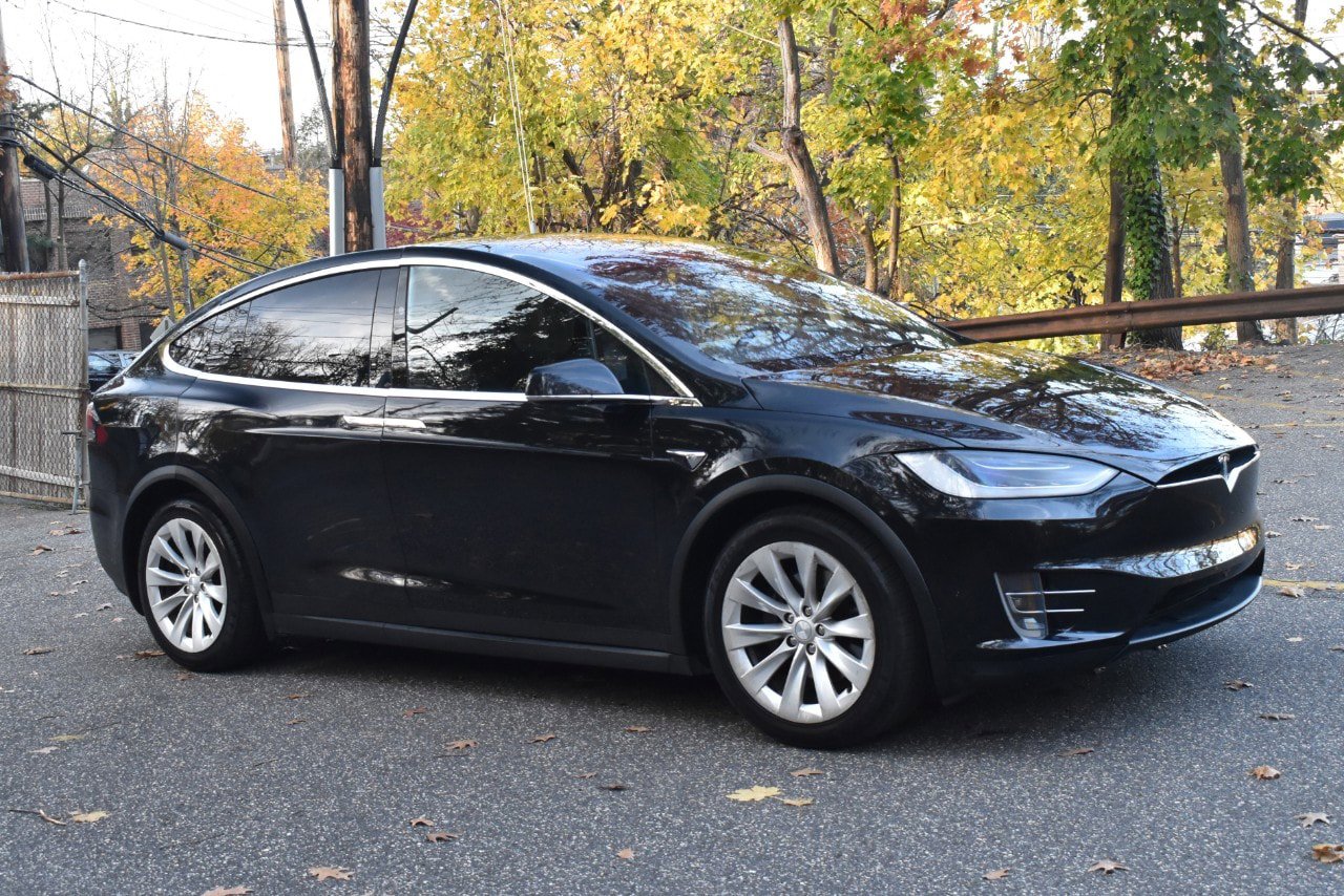 Used 2018 Tesla Model X 75D image 13