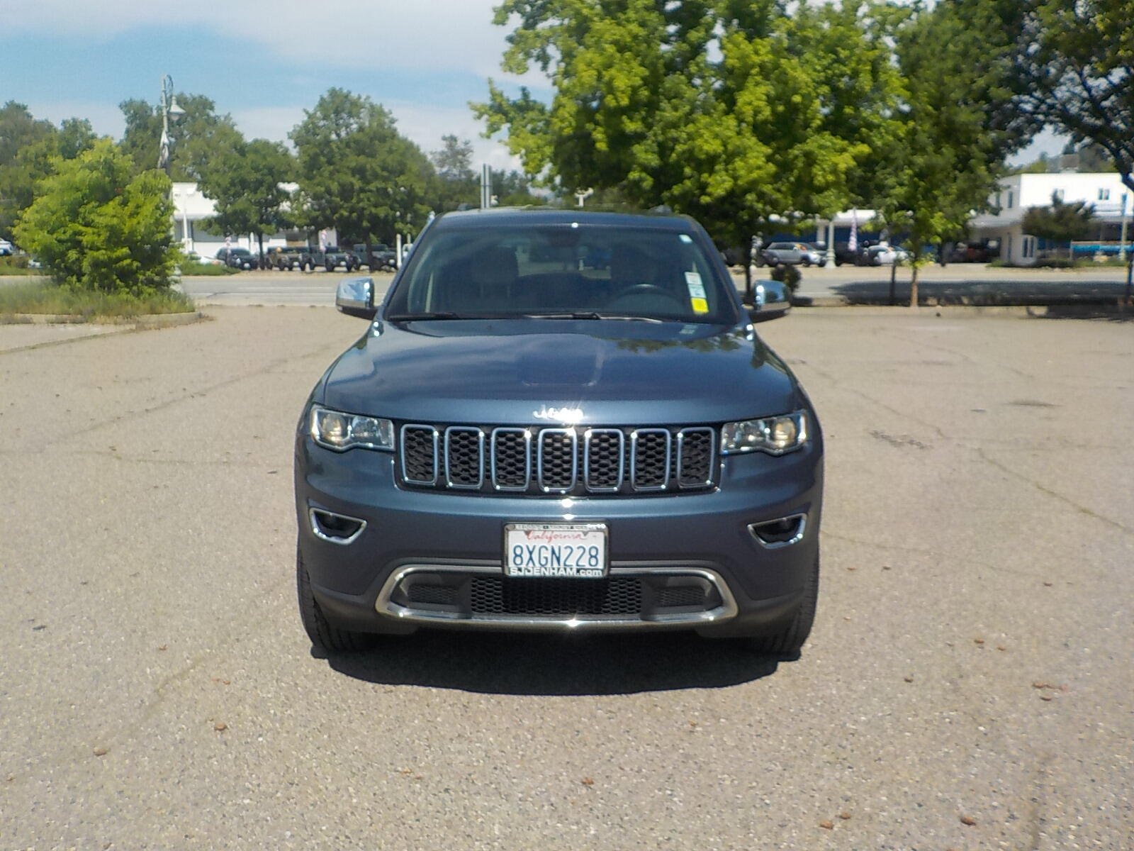 Used 2021 Jeep Grand Cherokee Limited w/ Trailer Tow Group IV AWD/4WD image 3