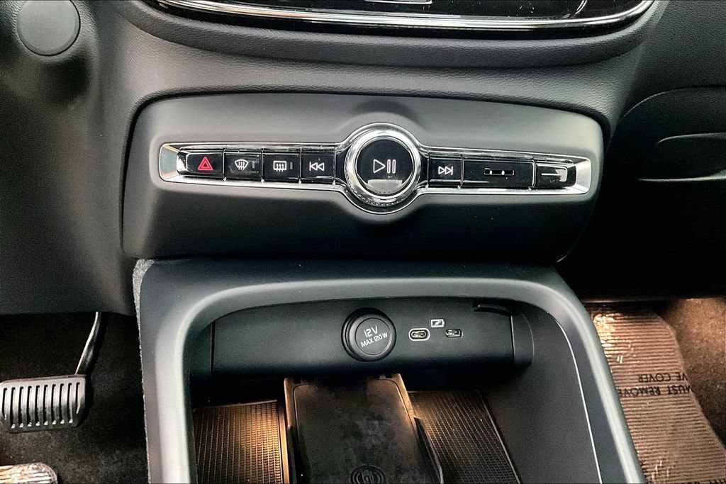 Certified 2023 Volvo XC40 Recharge Plus AWD/4WD image 30