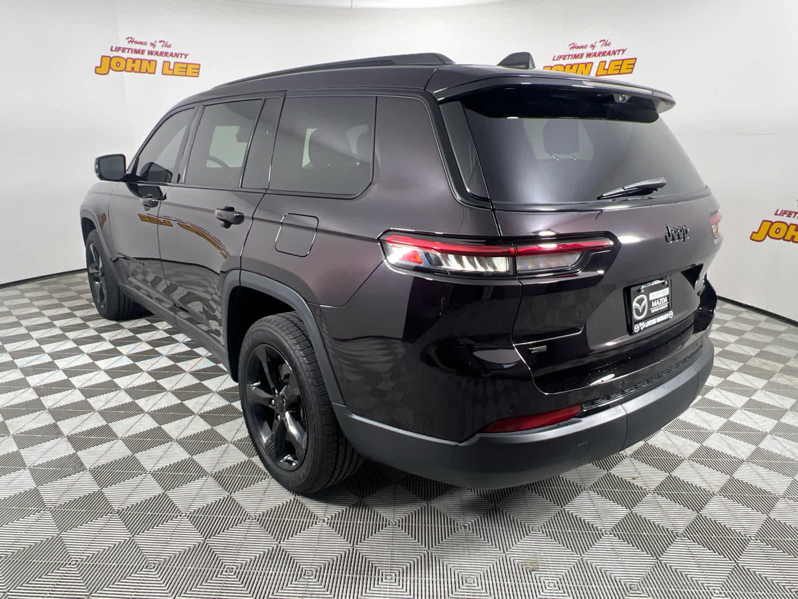 Used 2022 Jeep Grand Cherokee L Limited w/ Luxury Tech Group II RWD image 3