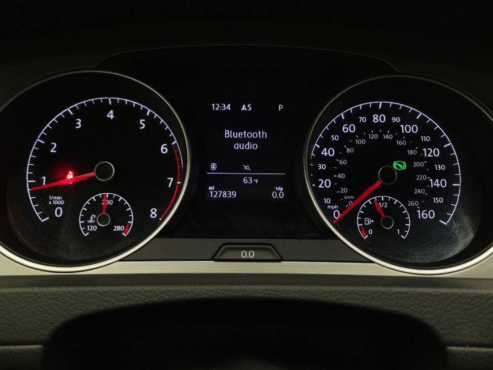 Used 2016 Volkswagen Golf Limited Edition image 23