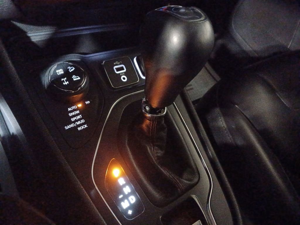 Used 2019 Jeep Cherokee Trailhawk image 20