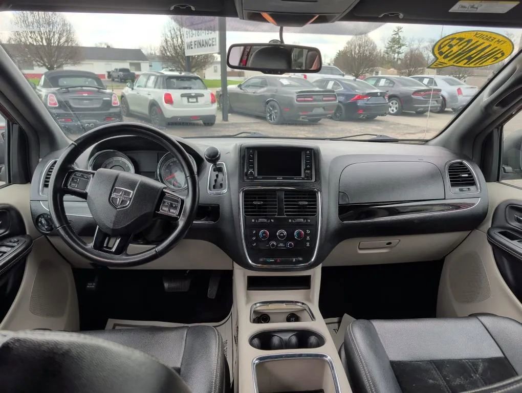 Used 2018 Dodge Grand Caravan SXT image 20