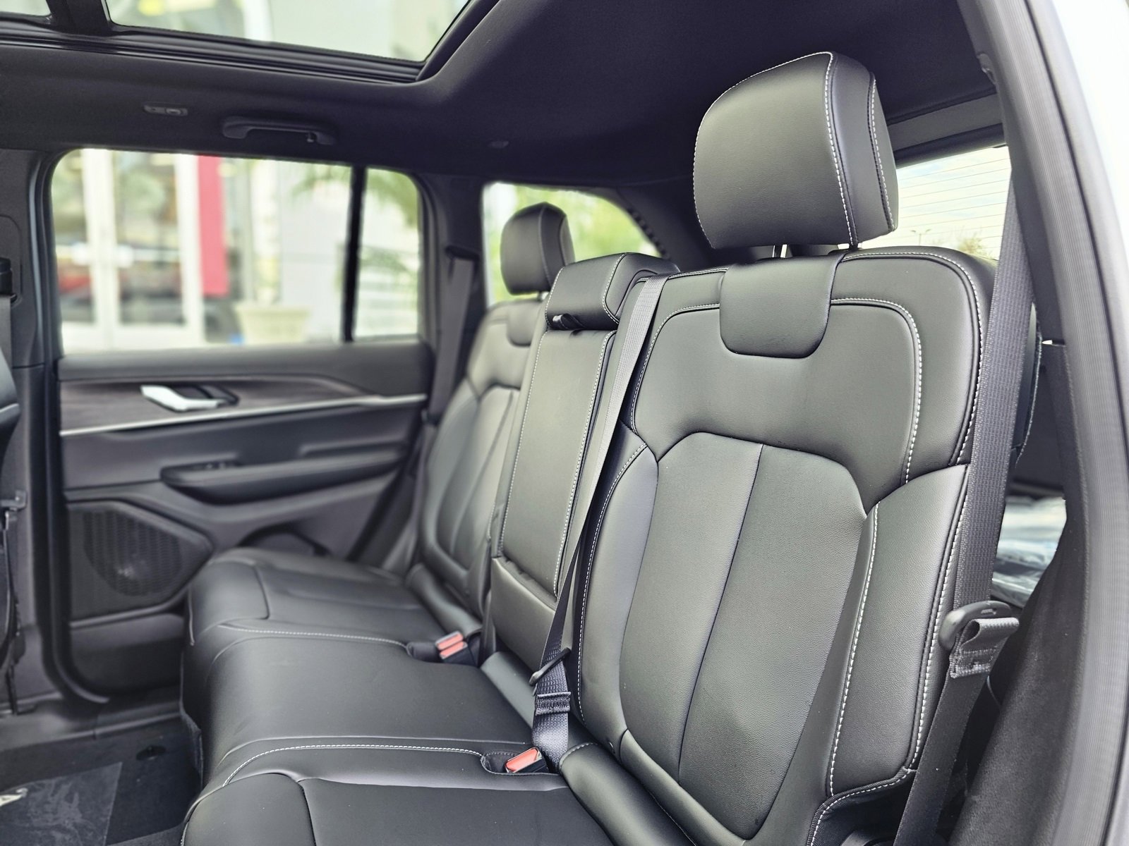 New 2025 Jeep Grand Cherokee Limited image 26