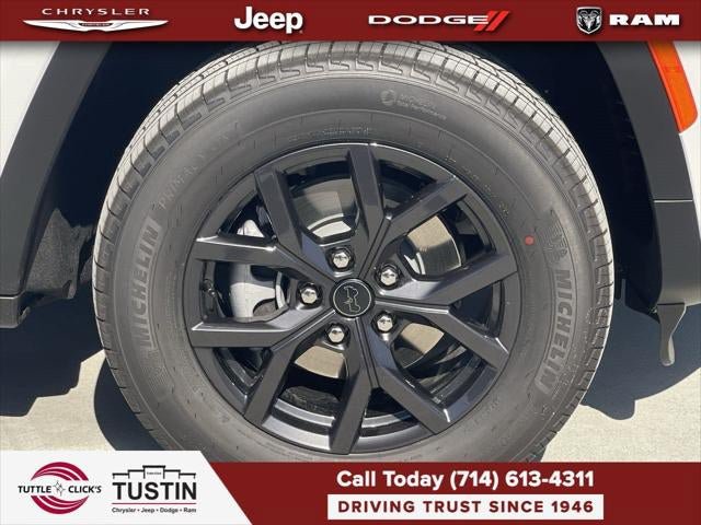 New 2027 Jeep Grand Cherokee Altitude AWD/4WD image 50