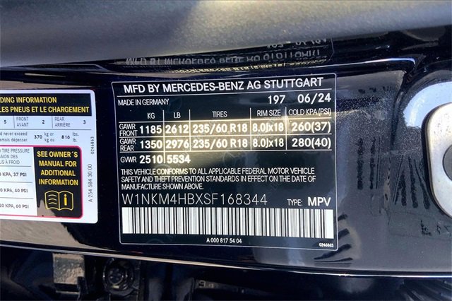 Used 2025 Mercedes-Benz GLC 300 4MATIC image 29