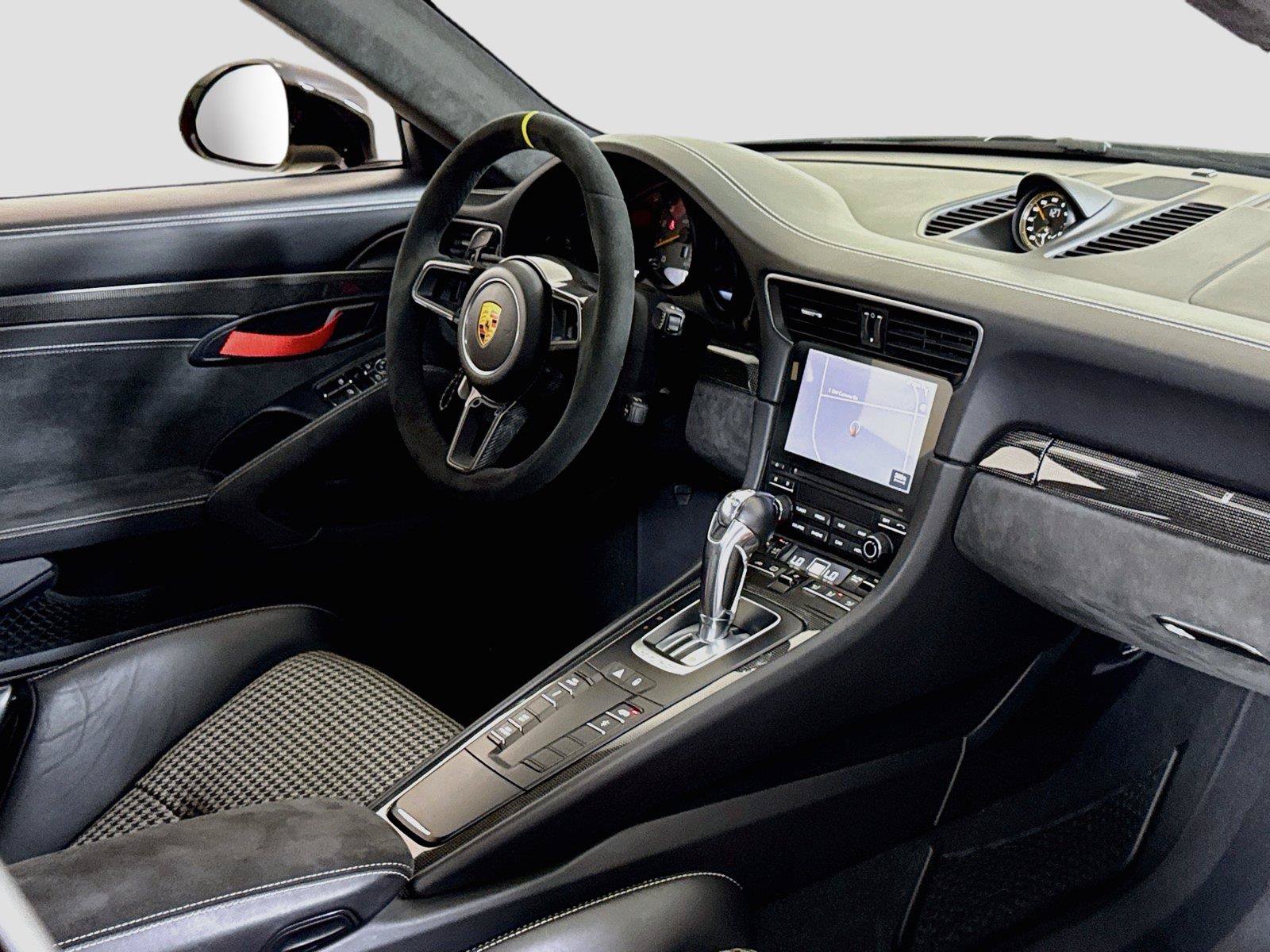 Used 2019 Porsche 911 GT3 RS w/ Weissach Package RWD image 31