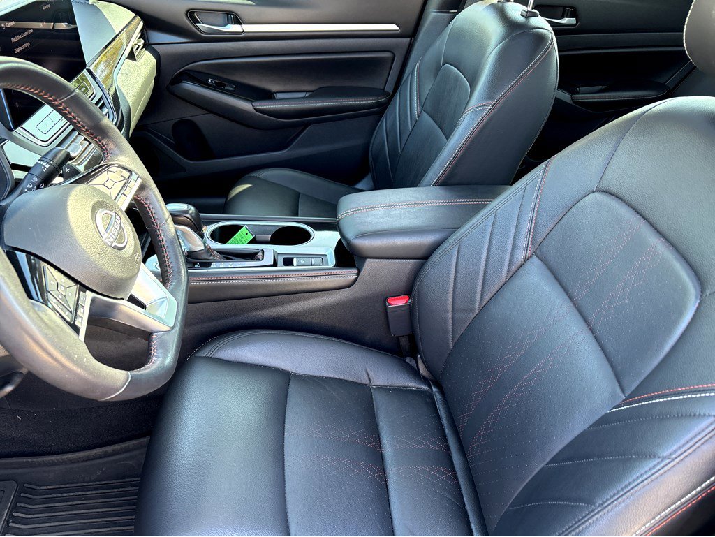 Used 2024 Nissan Altima 2.5 SR w/ SR Premium Package AWD/4WD image 16
