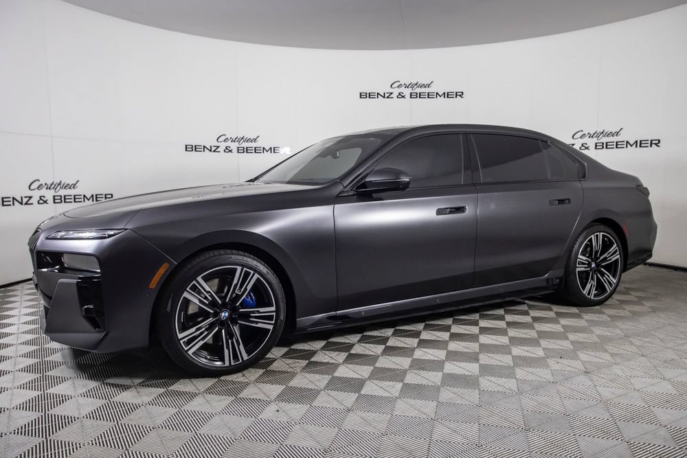 Used 2023 BMW i7 xDrive60 w/ Executive Package 2 AWD/4WD image 9