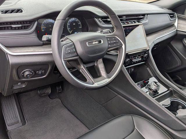 Certified 2024 Jeep Grand Cherokee Limited AWD/4WD image 12