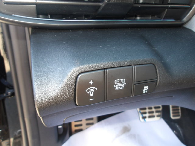 Certified 2025 Hyundai Elantra SEL FWD image 16