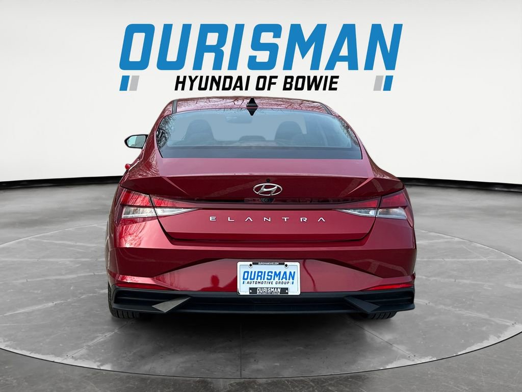 Used 2023 Hyundai Elantra SEL image 5