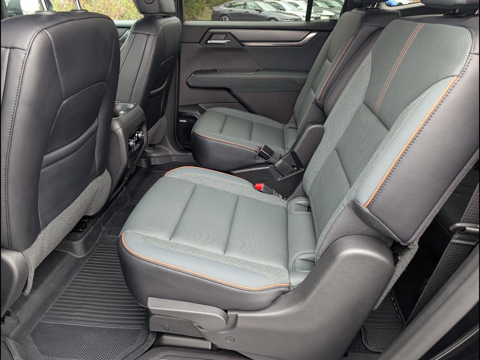 Used 2026 GMC Acadia AT4 w/ Super Cruise Package image 15