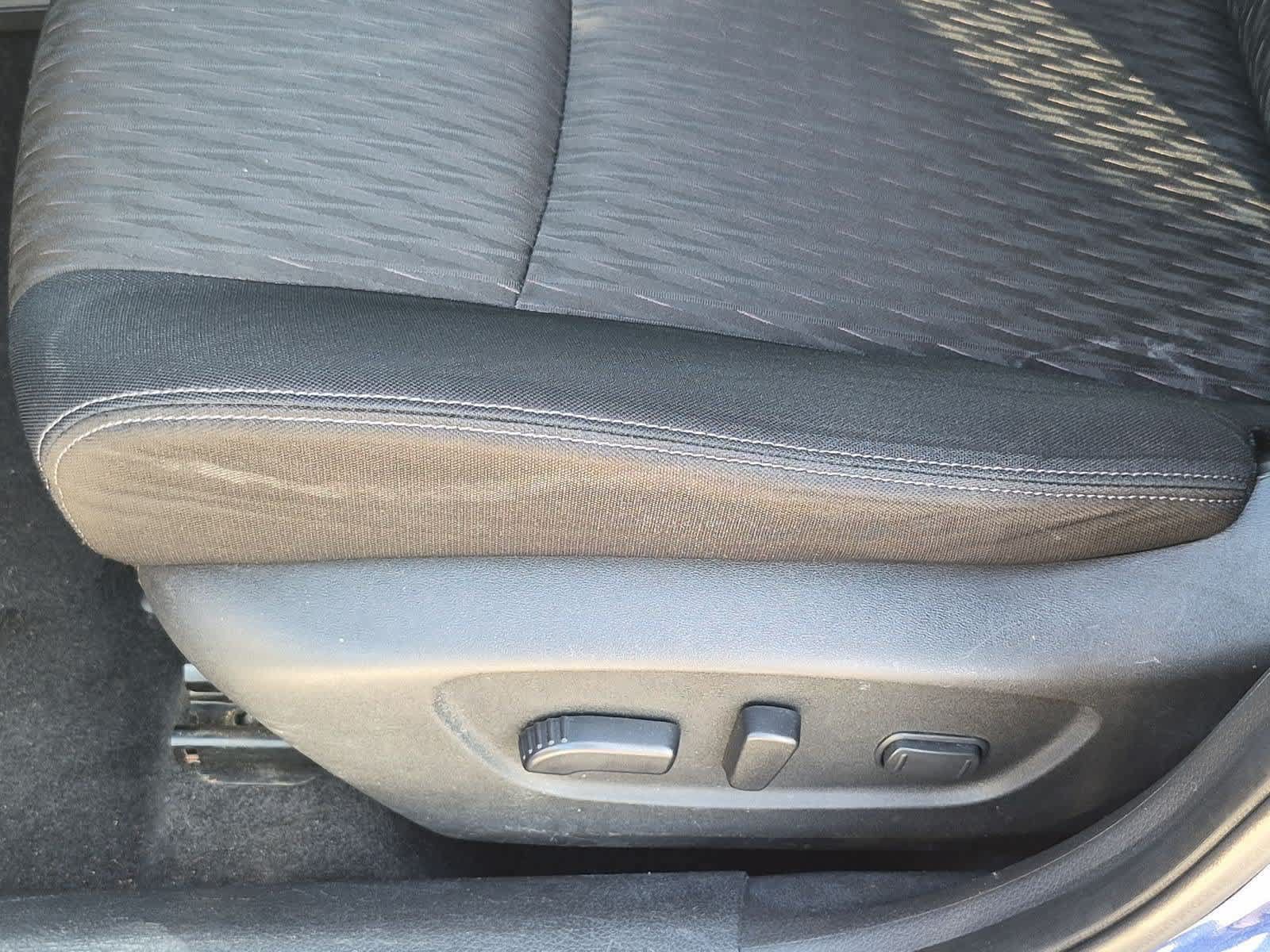 Used 2020 Nissan Rogue SV FWD image 16