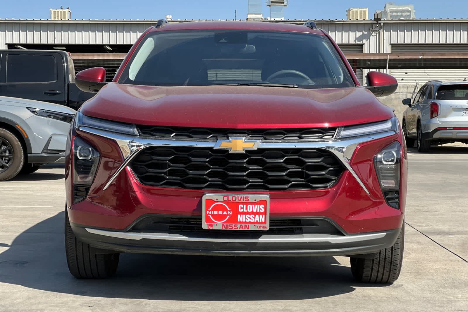 Used 2025 Chevrolet Trax LT FWD image 11