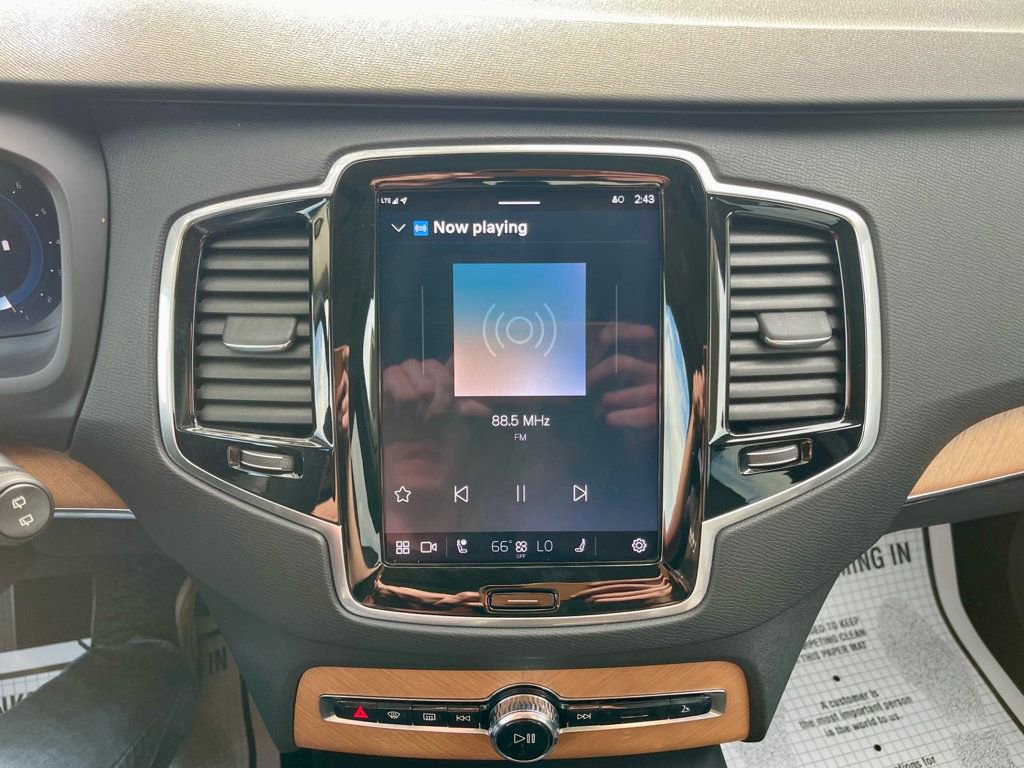 Used 2024 Volvo XC90 B5 Plus image 16