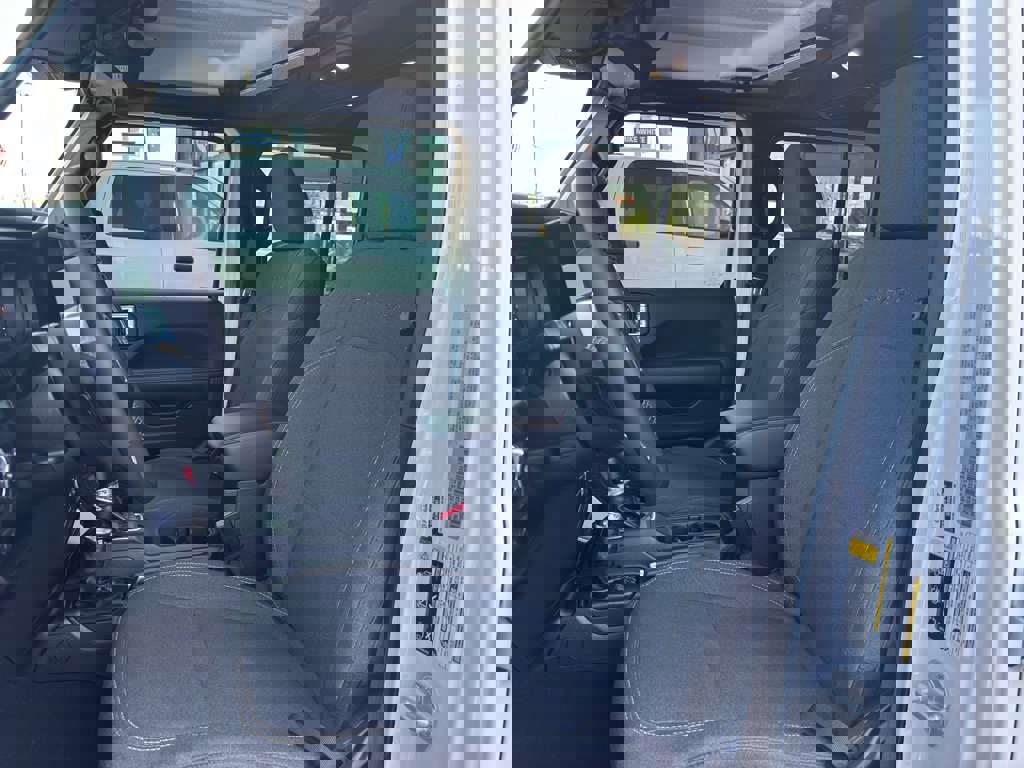 Used 2024 Jeep Wrangler Sahara image 15