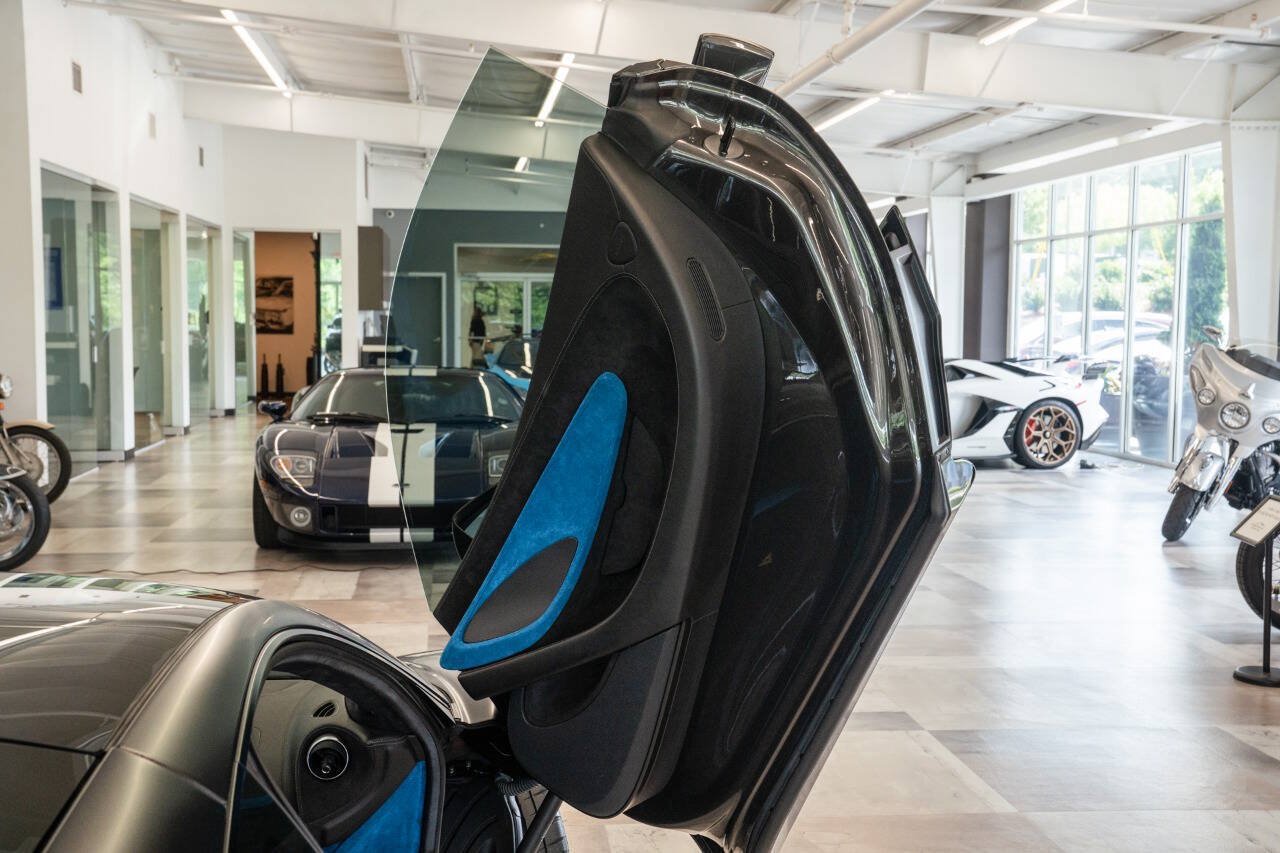 Used 2017 McLaren 570S RWD image 41