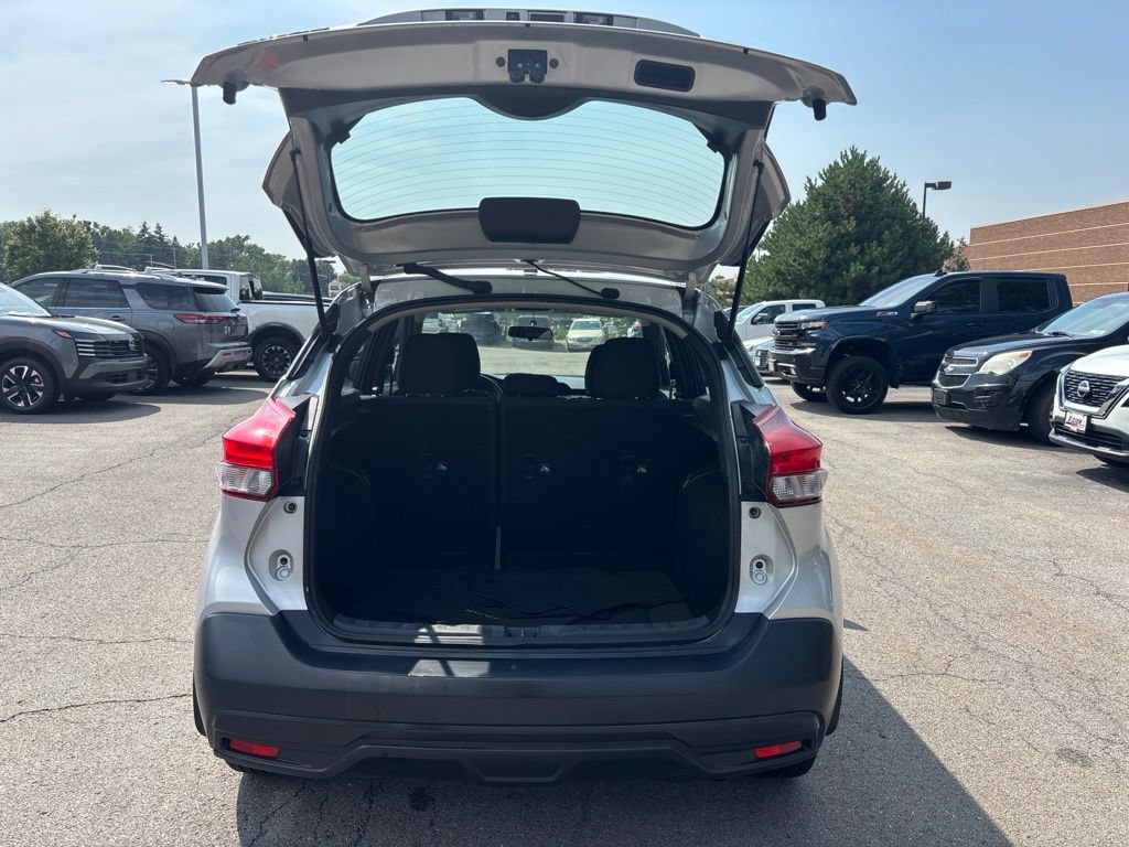 Used 2018 Nissan Kicks S FWD image 7