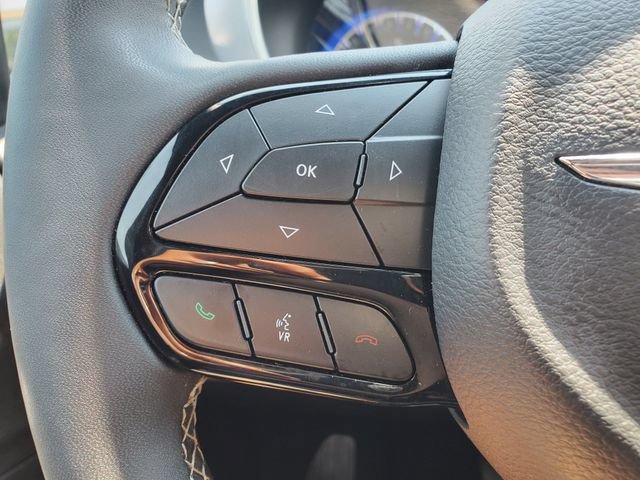 Used 2025 Chrysler Pacifica Limited FWD image 30
