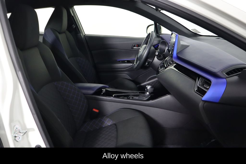 Used 2020 Toyota C-HR XLE image 18