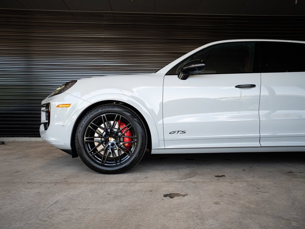 New 2026 Porsche Cayenne GTS AWD/4WD image 11