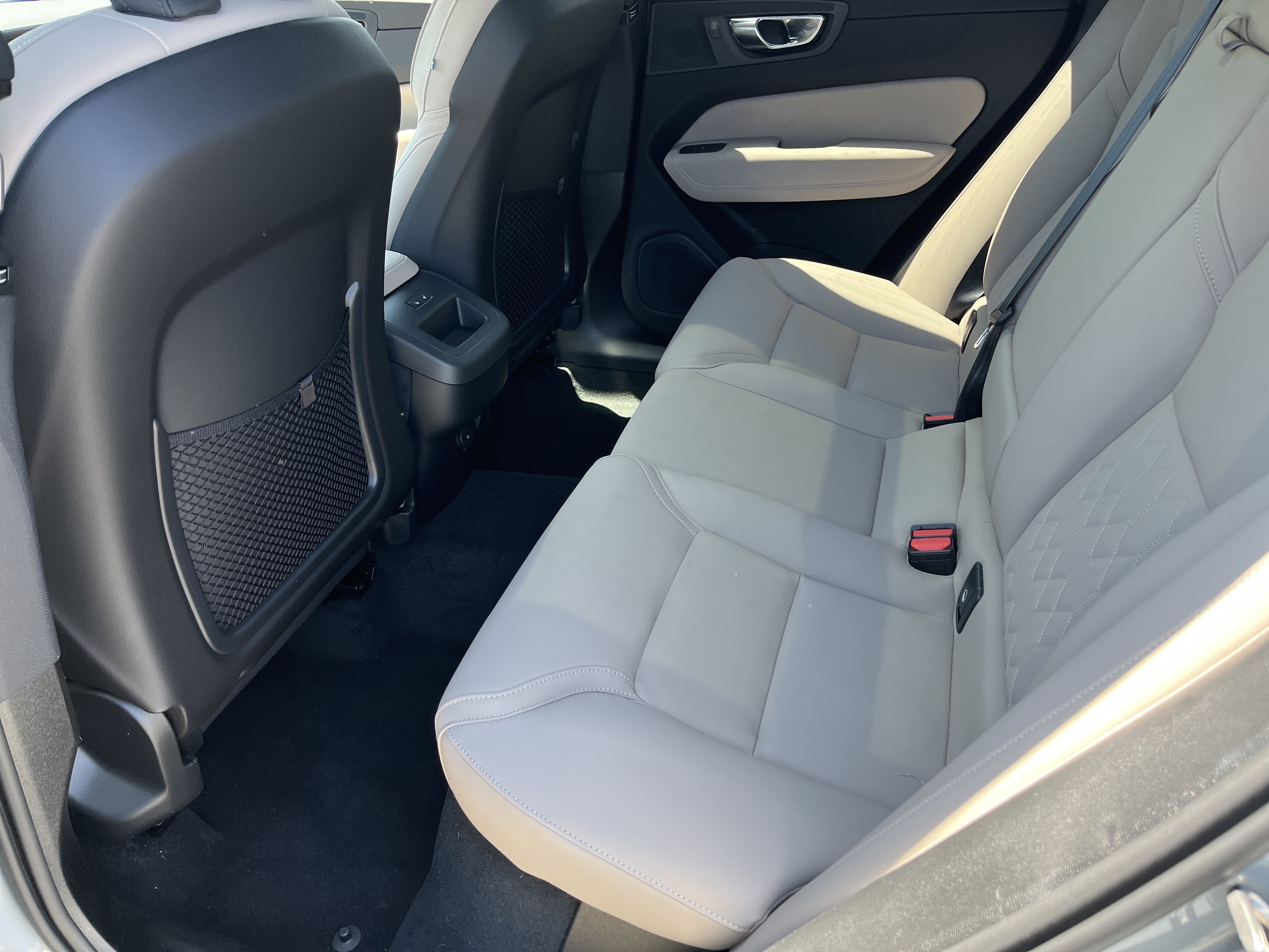 New 2026 Volvo XC60 B5 Plus w/ Protection Package Premier AWD/4WD image 9