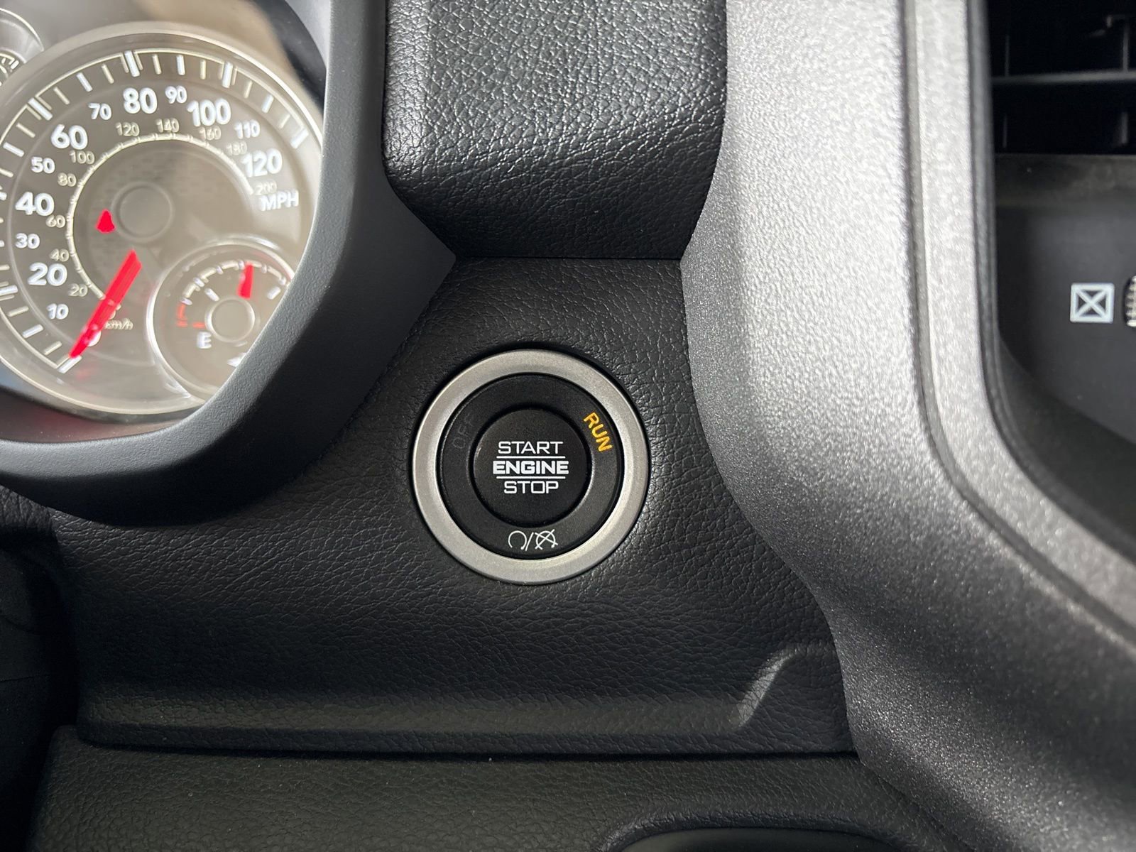 Used 2024 RAM 2500 Tradesman w/ Chrome Appearance Group AWD/4WD image 24