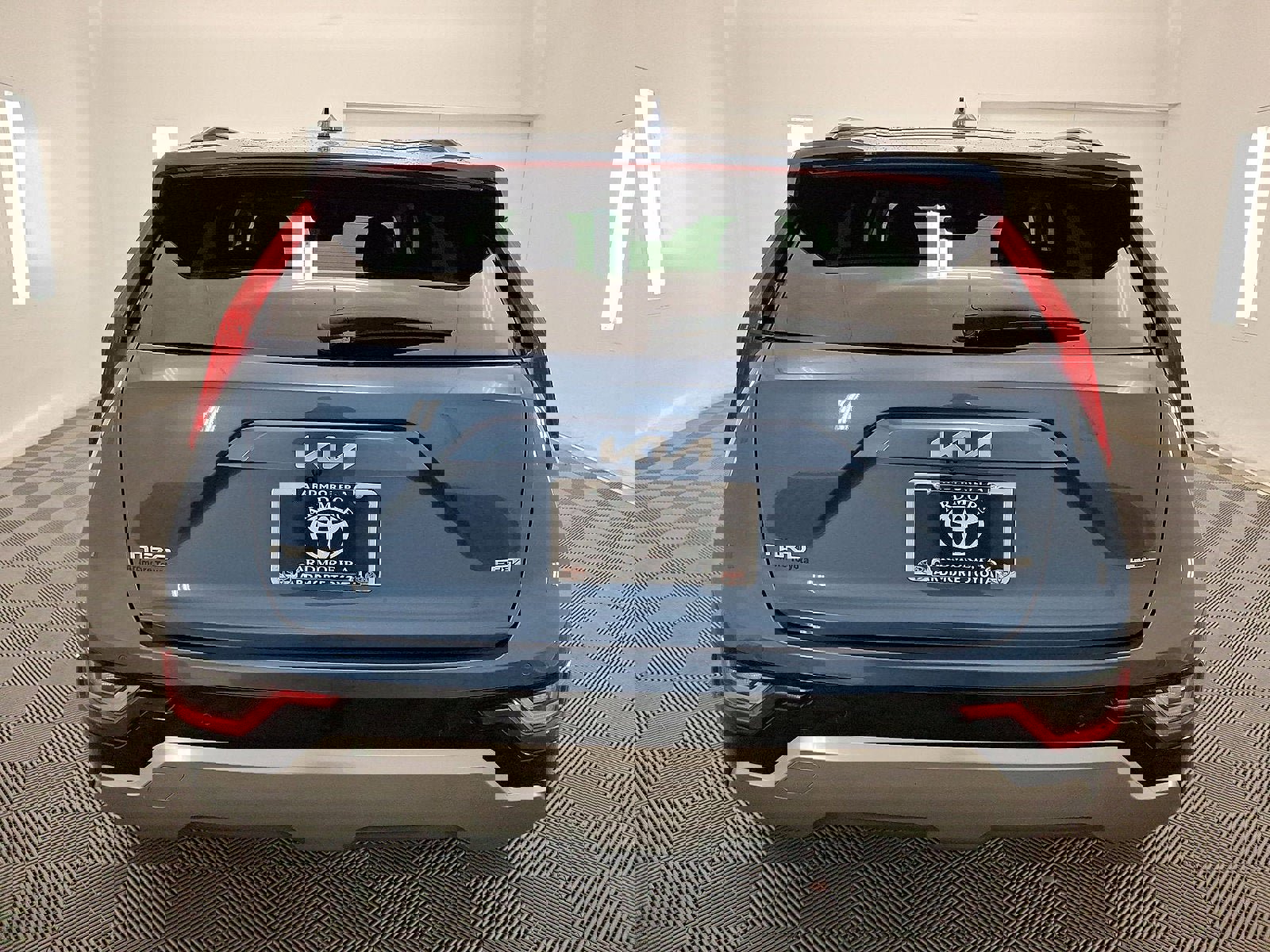 Used 2023 Kia Niro SX Touring image 23