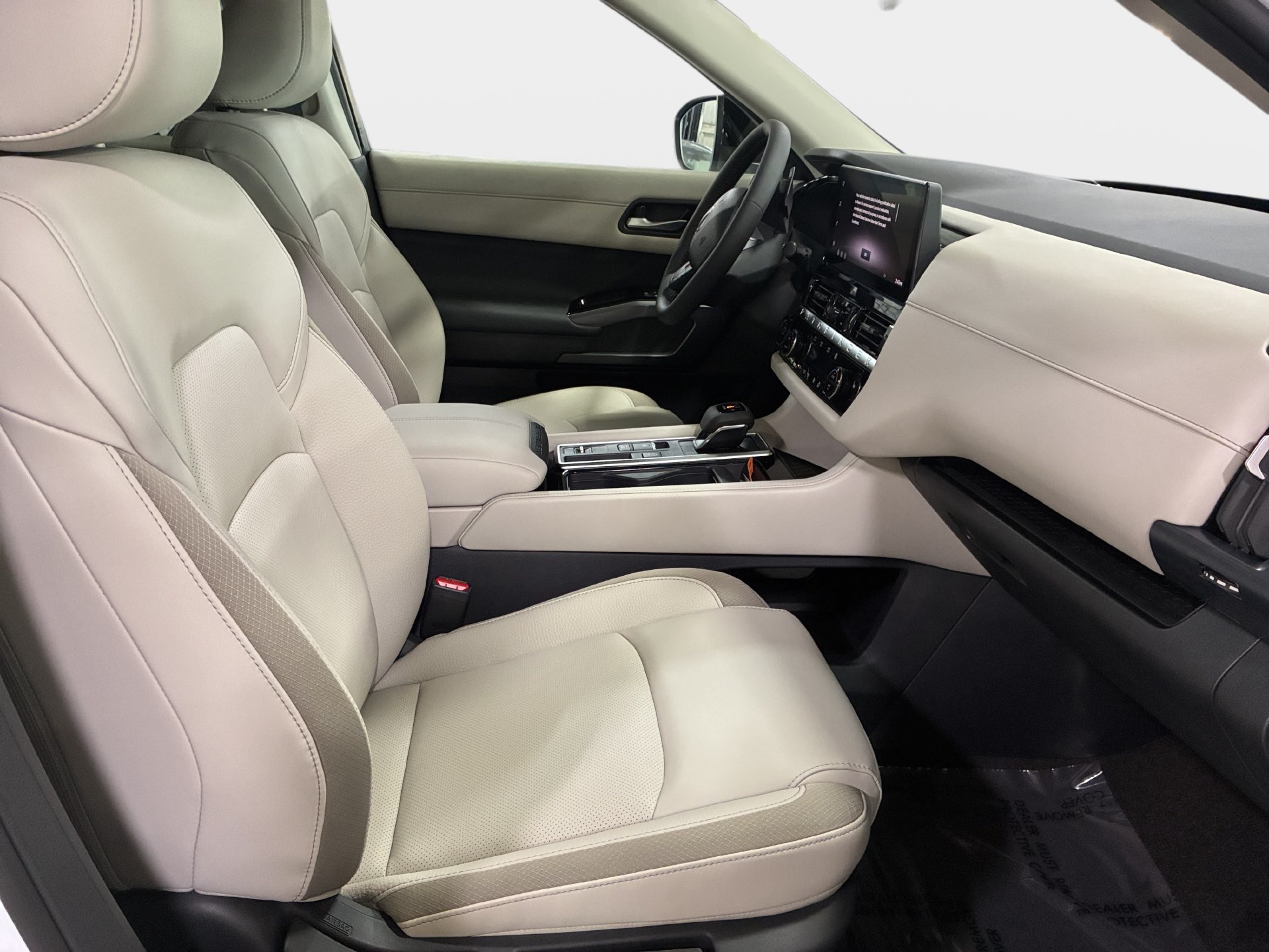New 2026 Nissan Pathfinder SL FWD image 10