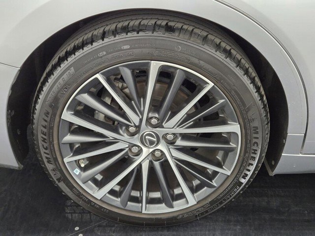 Certified 2022 Lexus ES 350 w/ Premium Package image 10