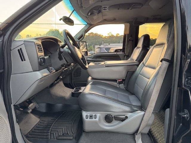 Used 2002 Ford Excursion XLT AWD/4WD image 8