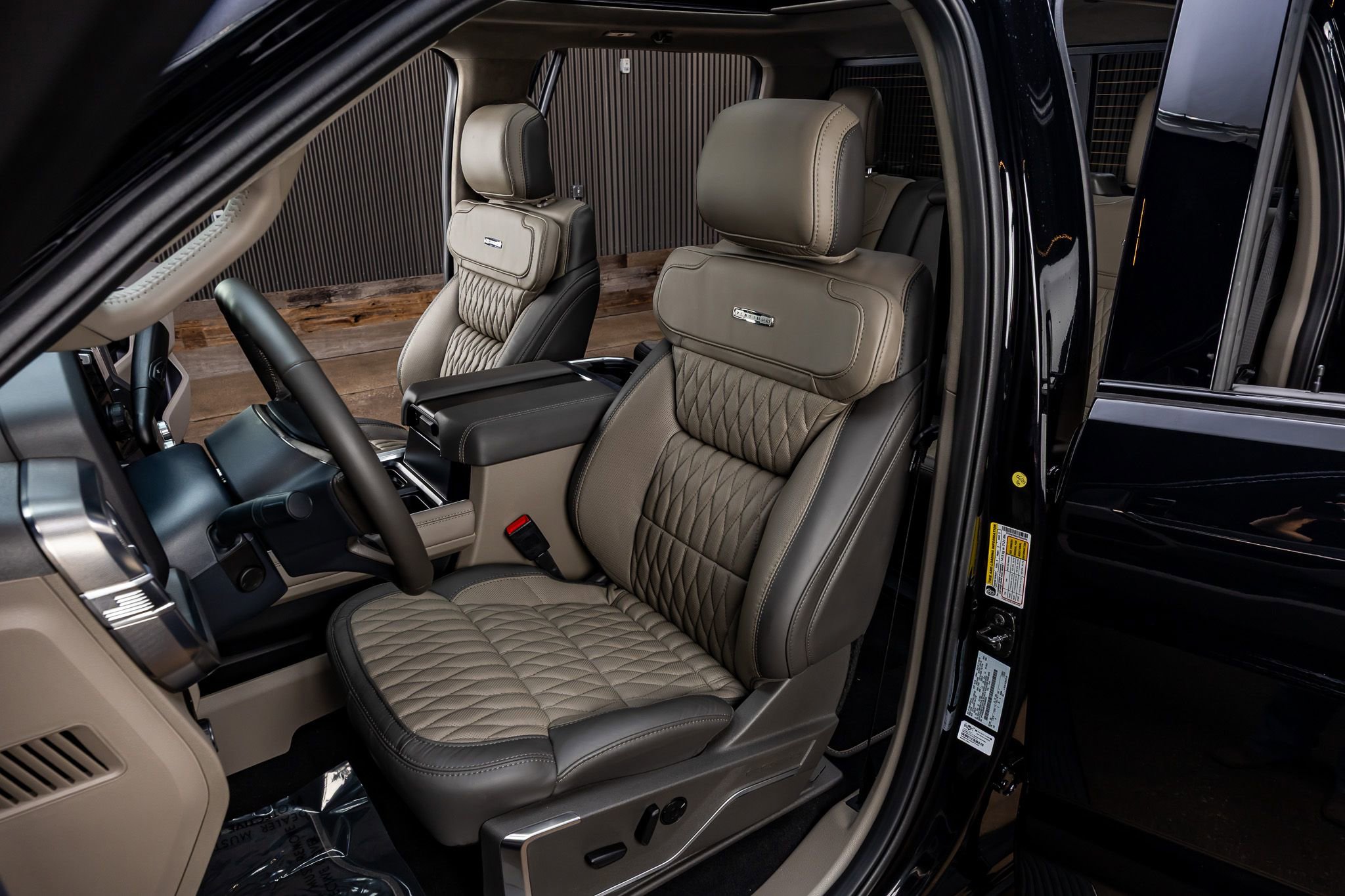 Used 2026 Ford F250 Platinum w/ Platinum Plus Package AWD/4WD image 30