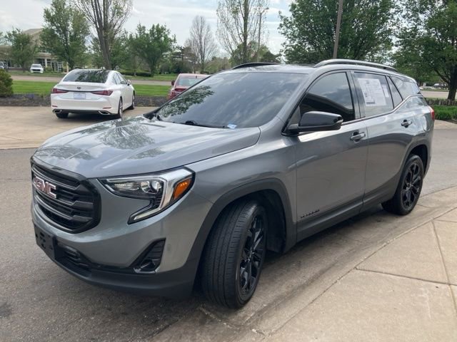 Used 2021 GMC Terrain SLT w/ Elevation Edition image 7