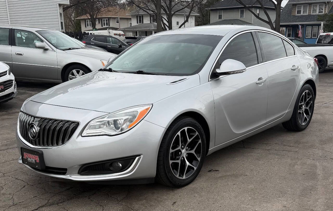 Used 2017 Buick Regal Sport Touring FWD image 3