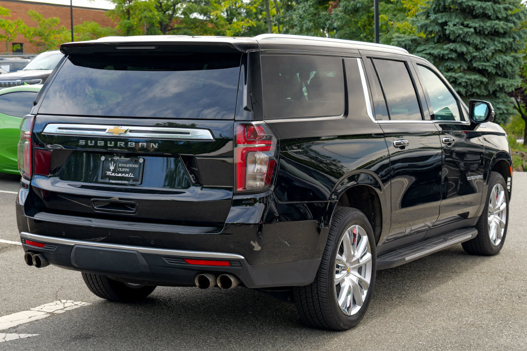 Used 2023 Chevrolet Suburban High Country AWD/4WD image 7