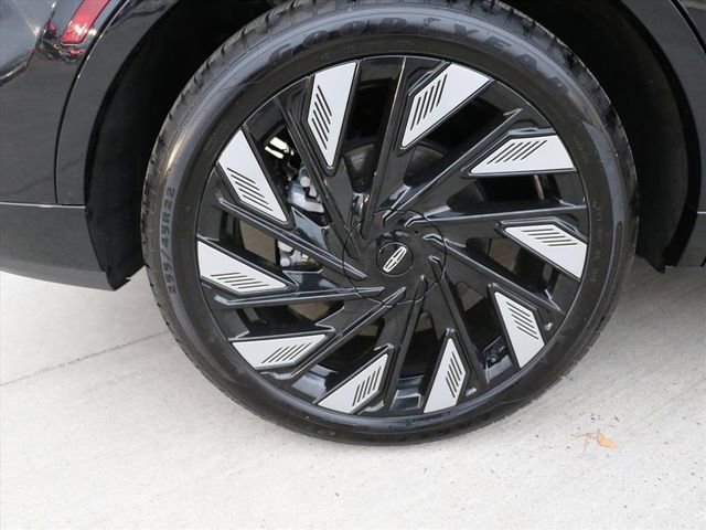 Used 2024 Lincoln Nautilus Reserve w/ Equipment Group 202A image 7