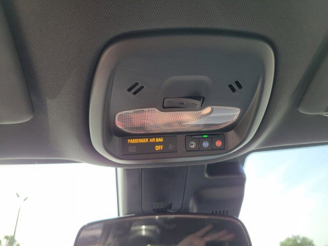 Certified 2025 Chevrolet Trax RS w/ Driver Confidence Package image 15