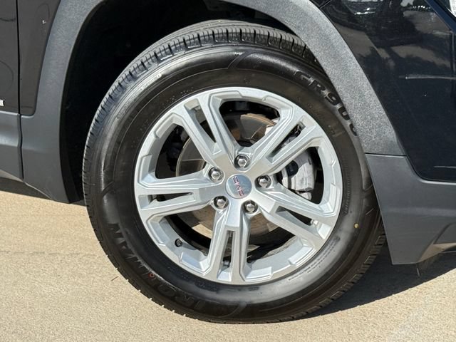 Used 2024 GMC Terrain SLE AWD/4WD image 2