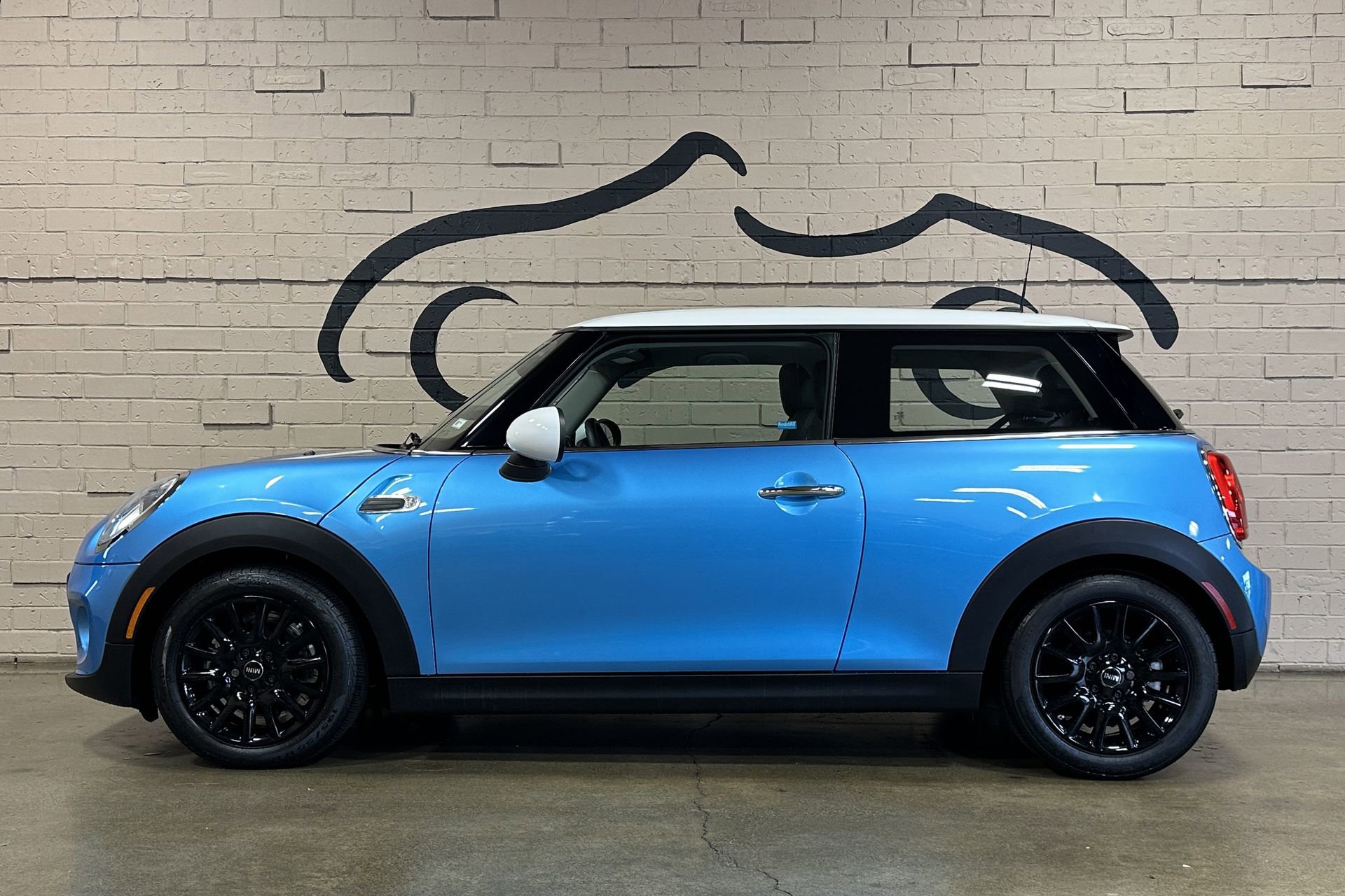Used 2015 MINI Cooper 2-Door Hardtop FWD image 8