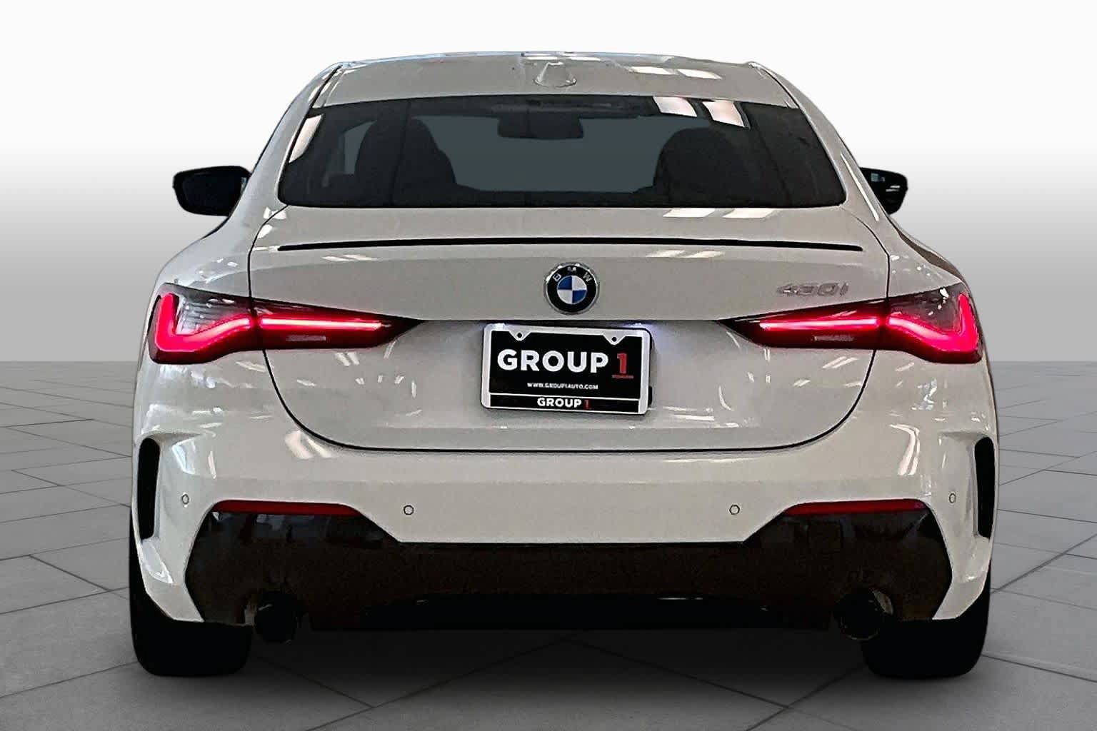 Used 2024 BMW 430i Coupe w/ M Sport Package RWD image 4