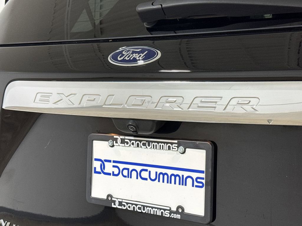 Used 2022 Ford Explorer Platinum w/ Equipment Group 601A AWD/4WD image 28