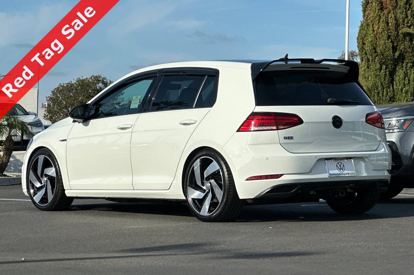 Used 2017 Volkswagen e-Golf SEL Premium image 6