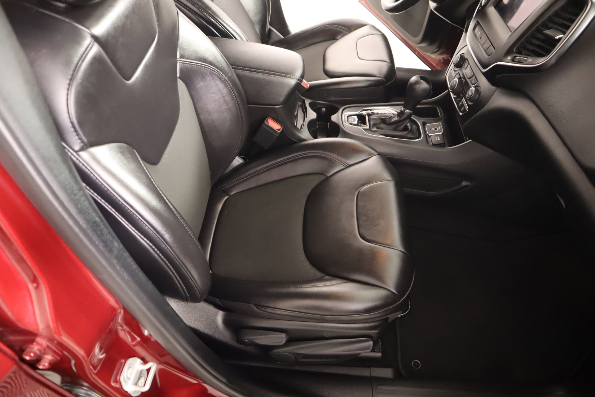 Used 2021 Jeep Cherokee Latitude Plus image 13