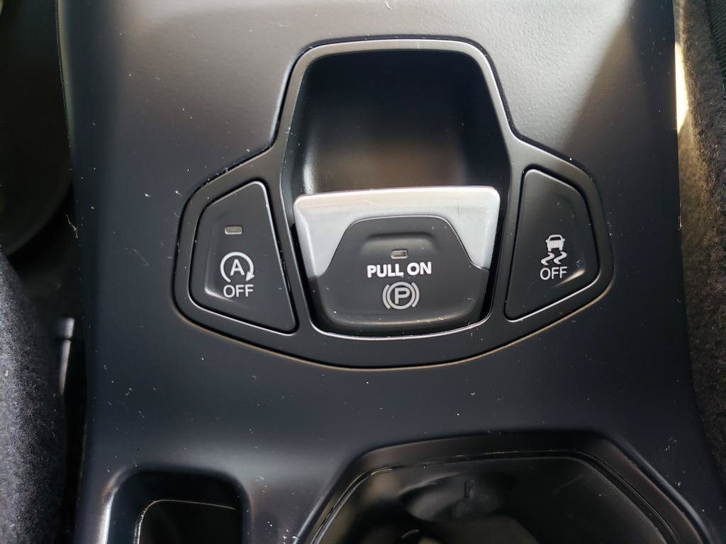 Certified 2023 Jeep Renegade Latitude AWD/4WD image 16