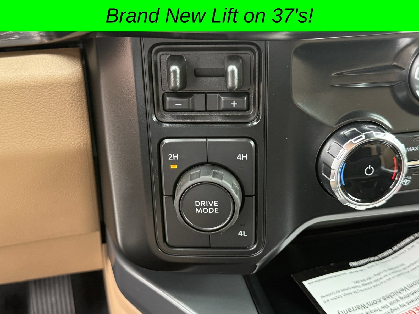 Used 2025 Ford F350 Lariat w/ Lariat Ultimate Package AWD/4WD image 29